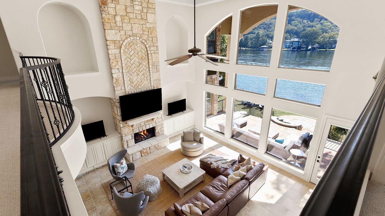 Photo of Livingroom in Oak Shores On Lake Austin