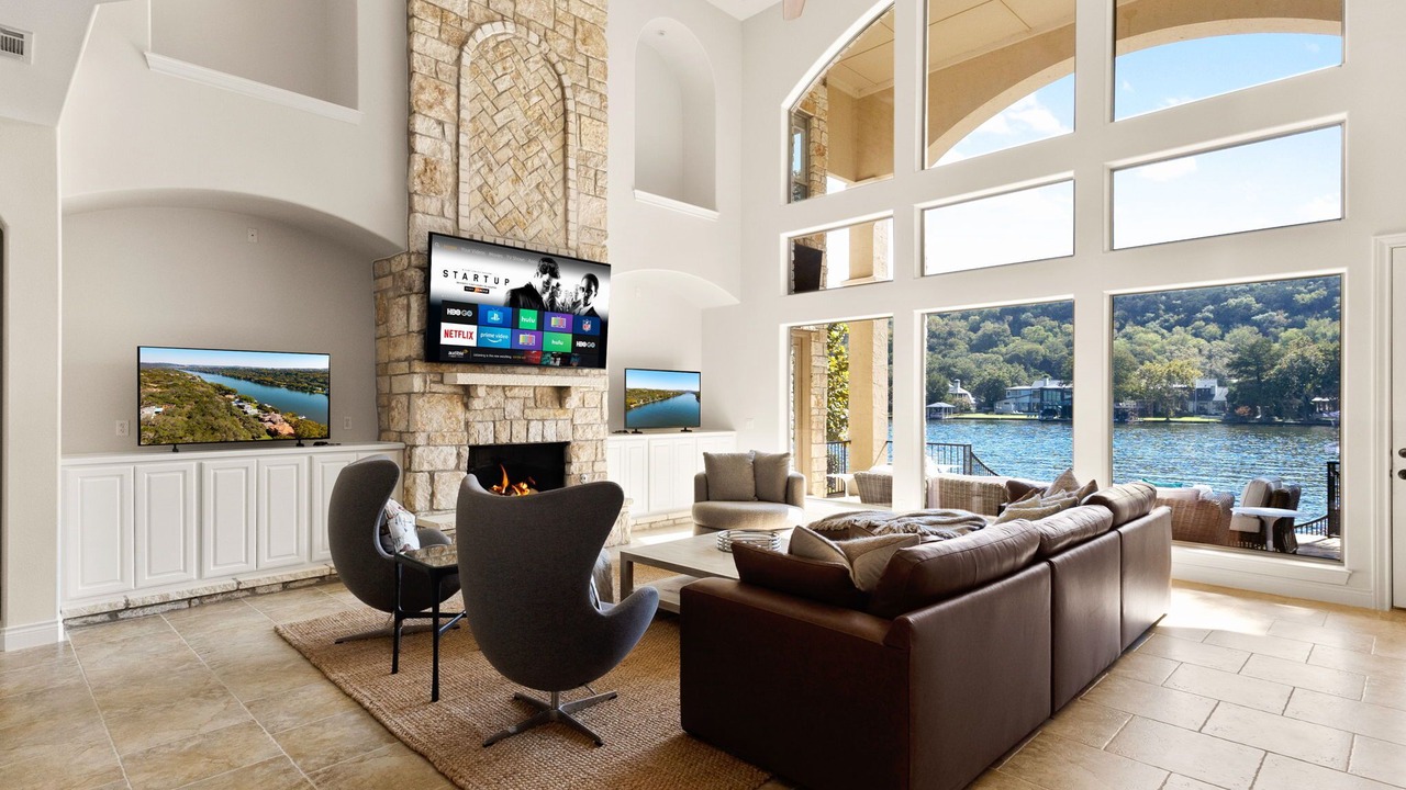 Photo of Livingroom in Oak Shores On Lake Austin