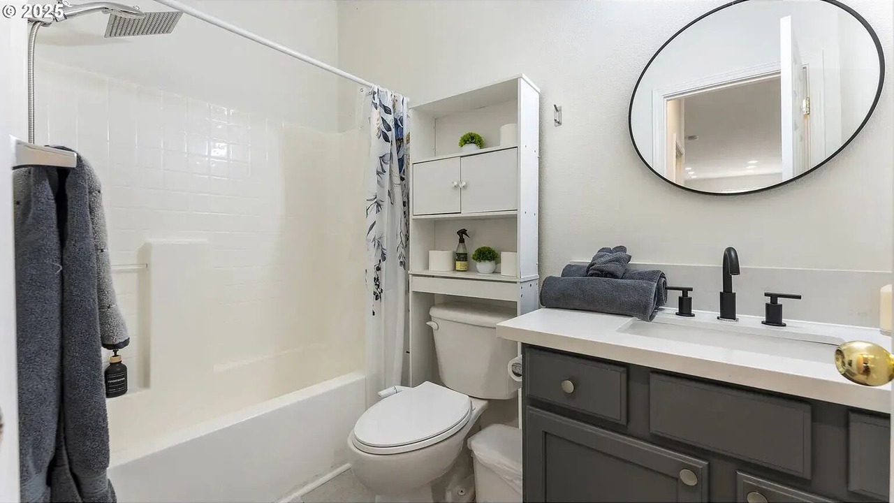 Photo of Bathroom in Hillsboro