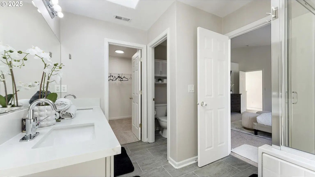 Photo of Bathroom in Hillsboro