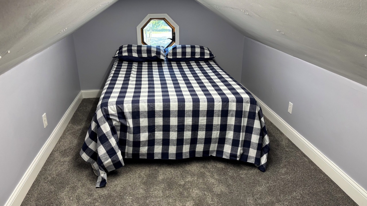 Photo of Bedroom in Williams Bay