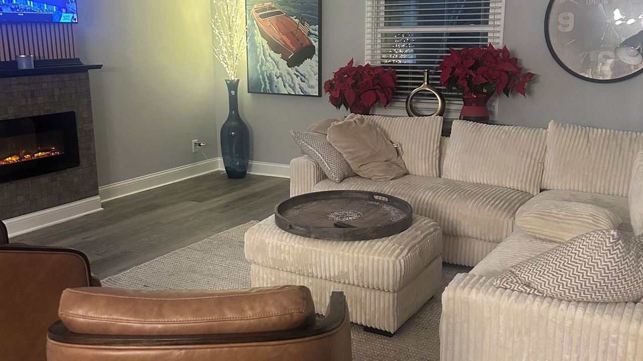 Photo of Livingroom in Williams Bay
