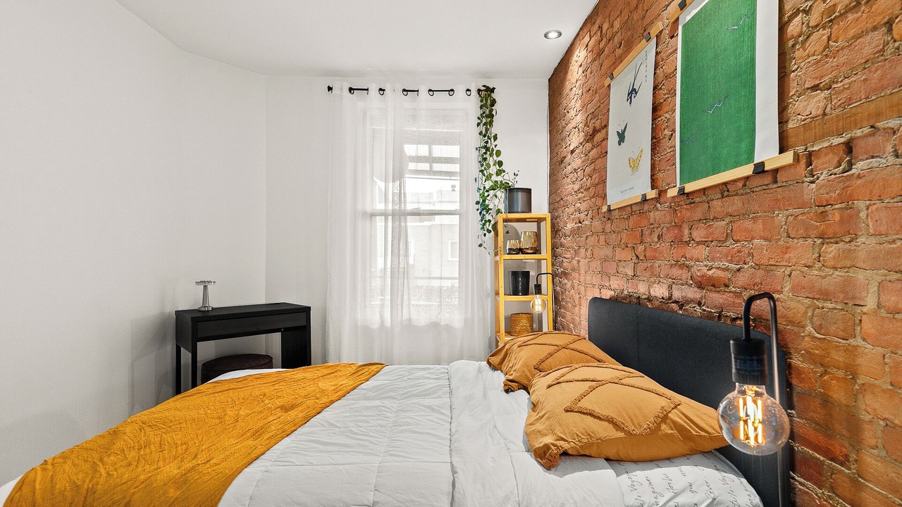 Photo of Bedroom in De Lorimier