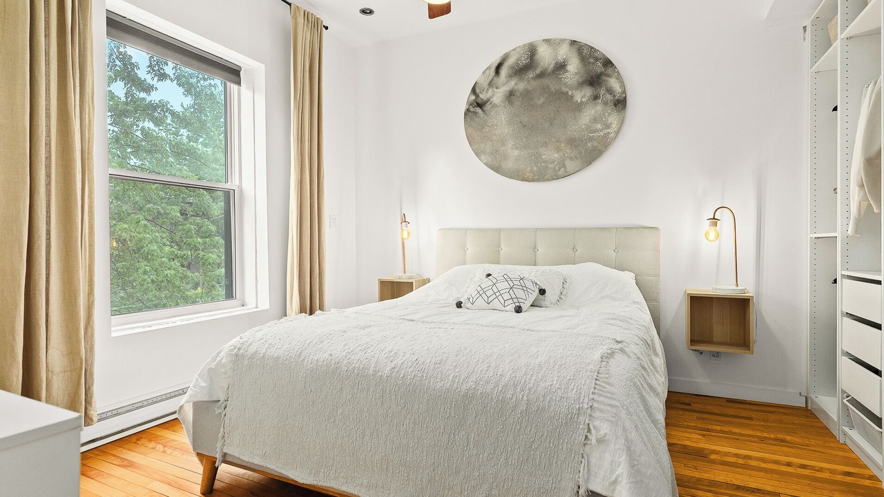 Photo of Bedroom in De Lorimier