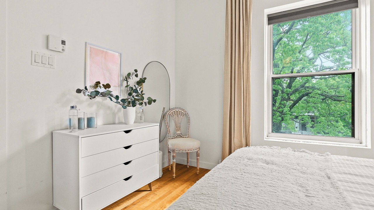 Photo of Bedroom in De Lorimier