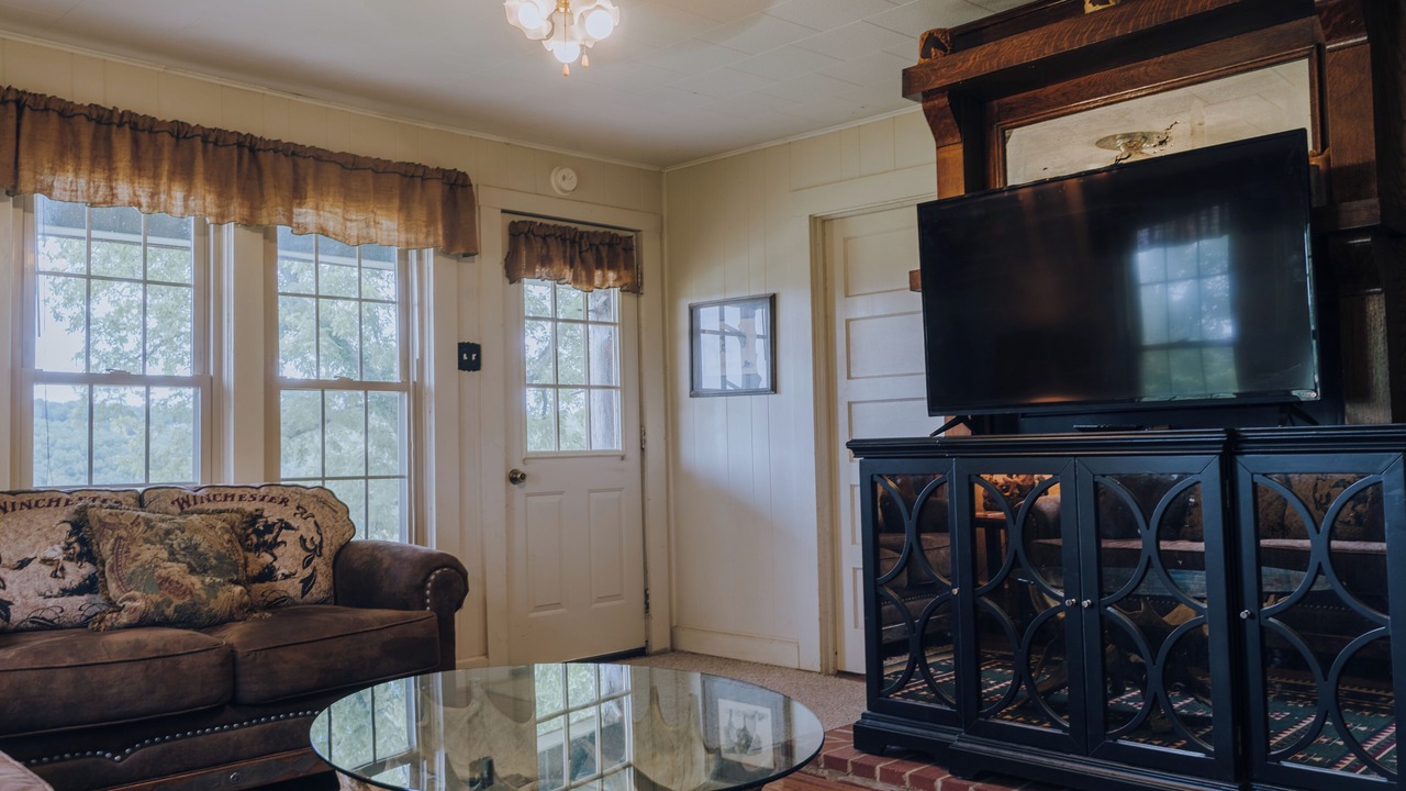 Photo of Livingroom in Squires