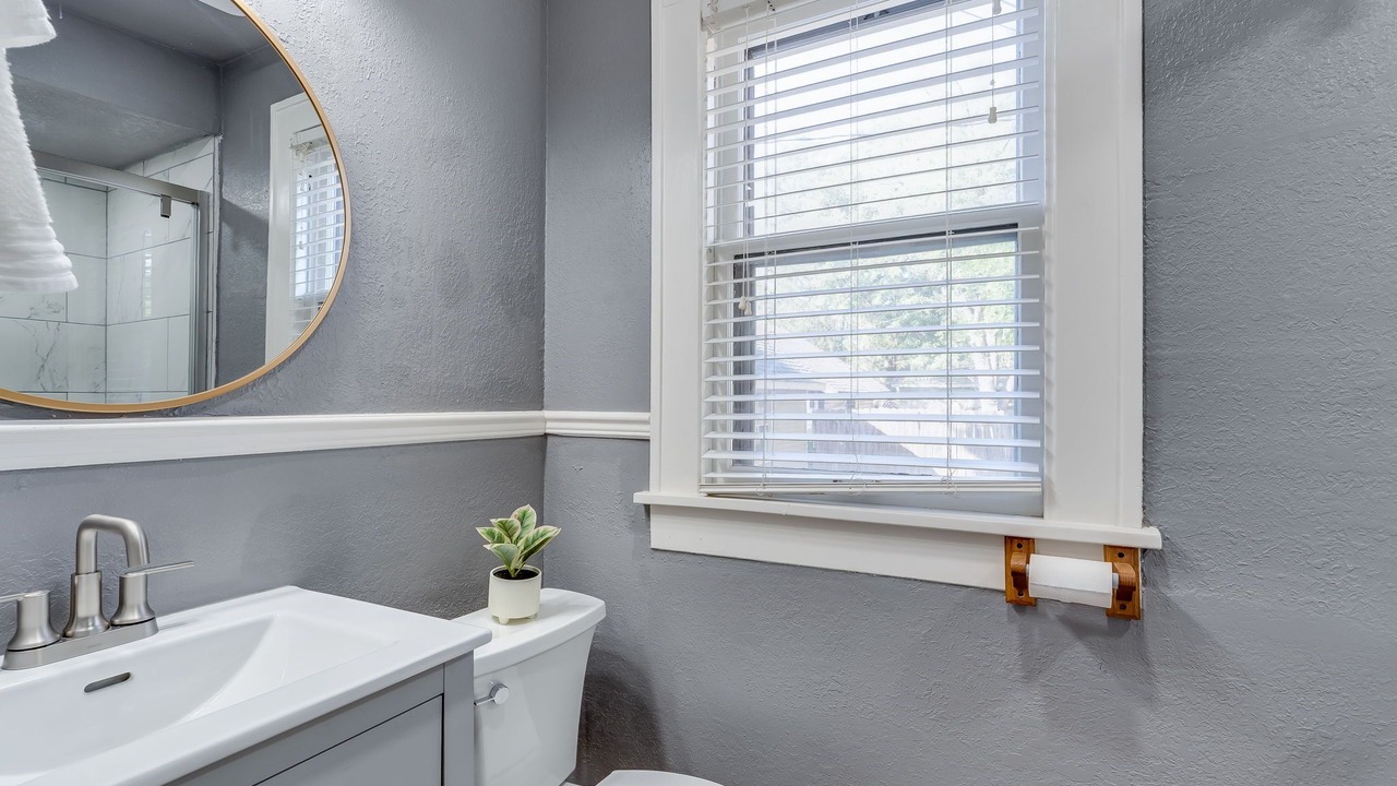 Photo of Bathroom in College Hill