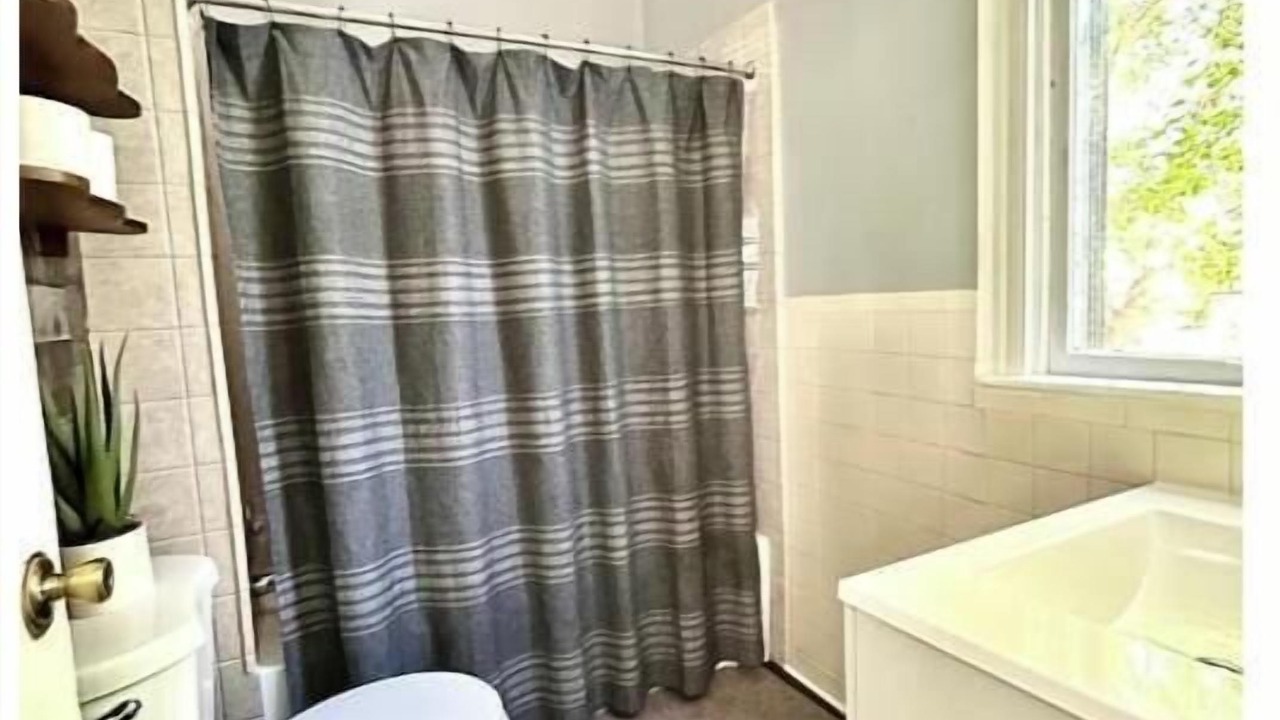 Photo of Bathroom in Glenwood