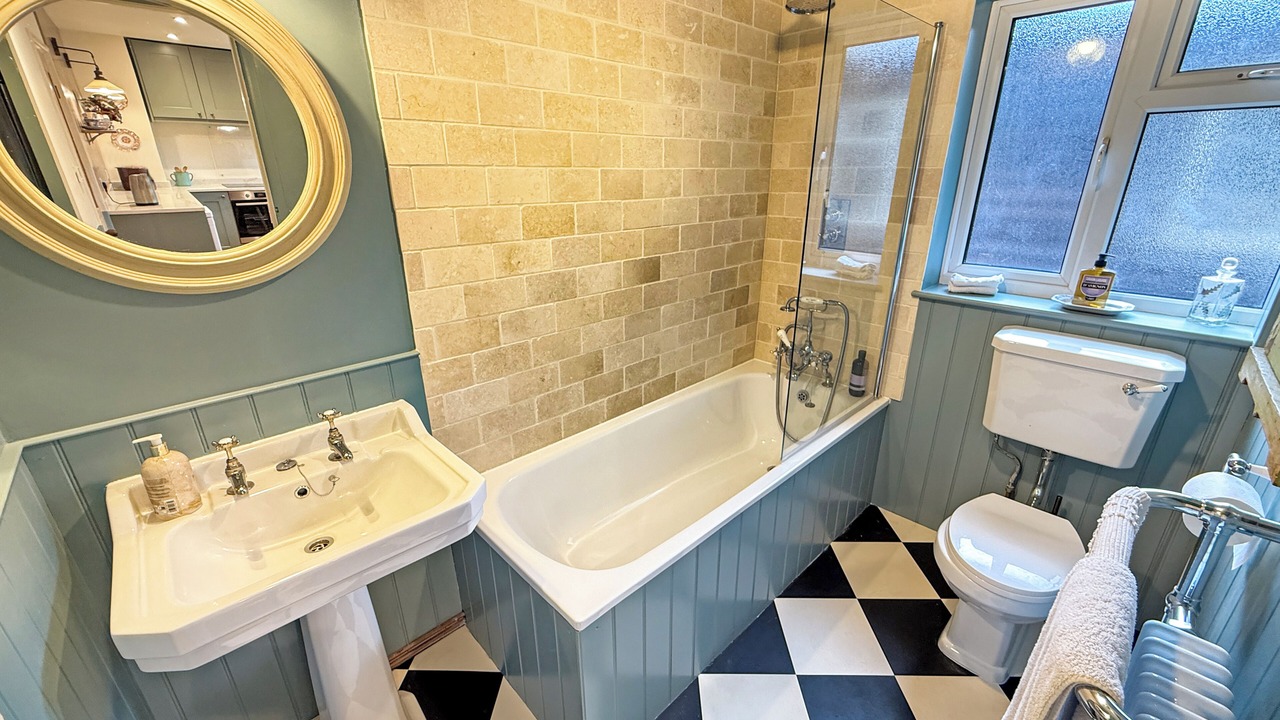 Photo of Bathroom in Woolbeding