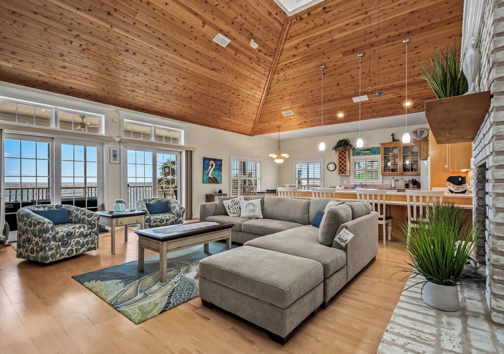 Photo of Livingroom in Alligator Point
