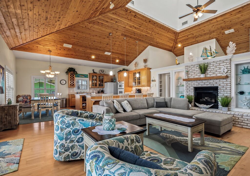 Photo of Livingroom in Alligator Point