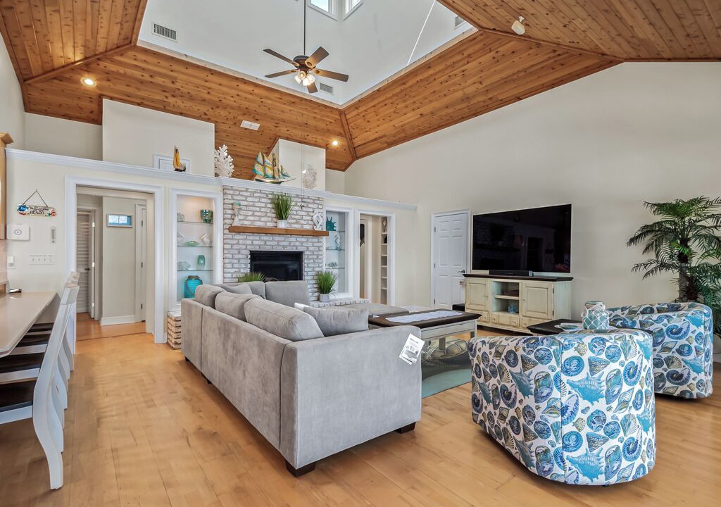 Photo of Livingroom in Alligator Point