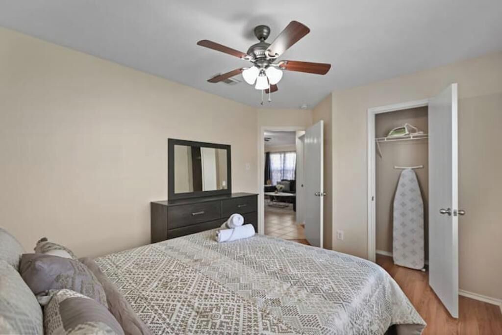 Photo of Bedroom in Humble