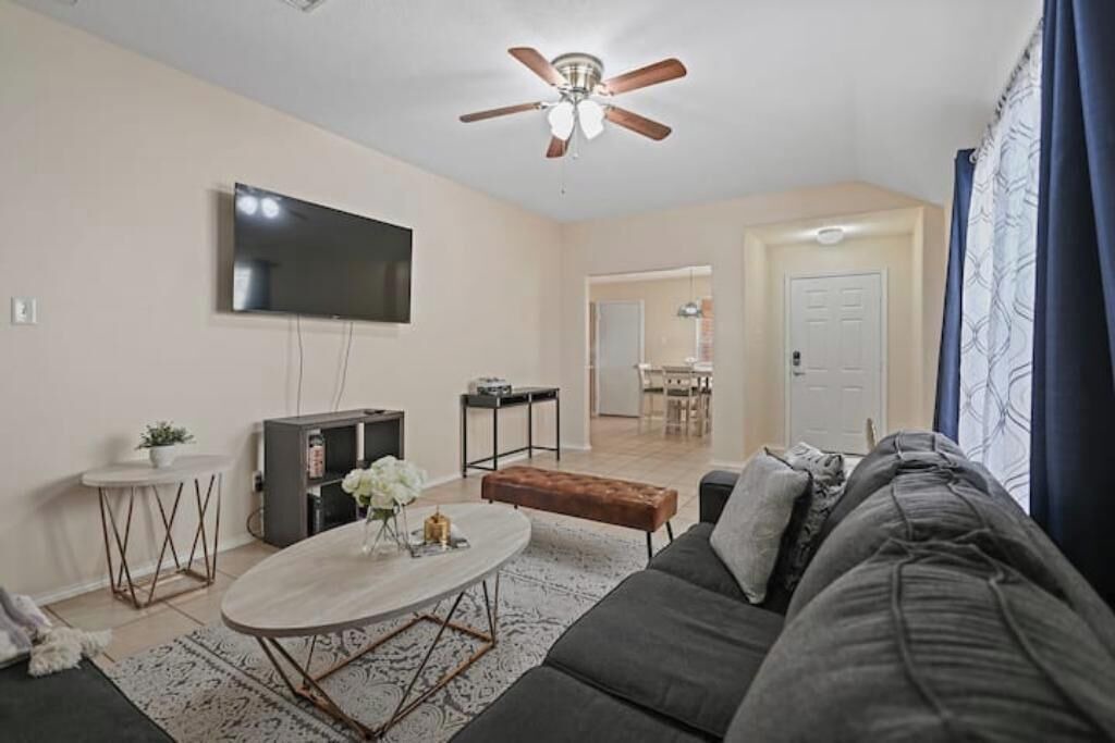 Photo of Livingroom in Humble
