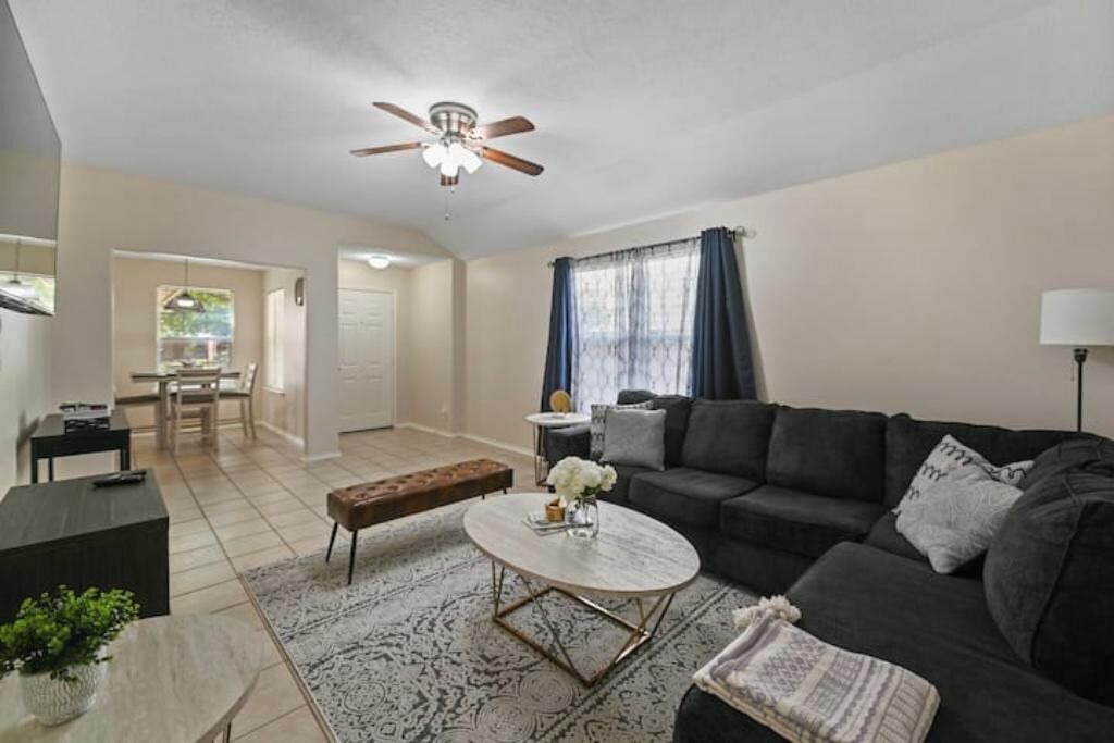Photo of Livingroom in Humble