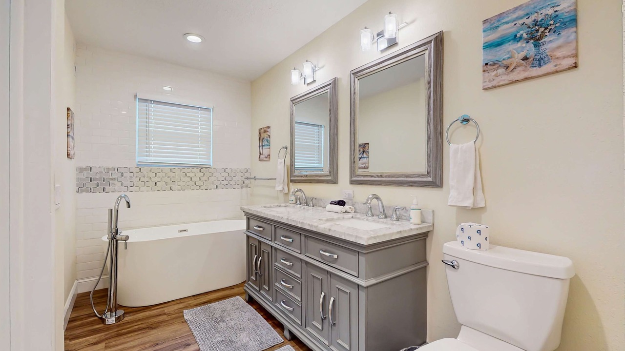 Photo of Bathroom in Seminole