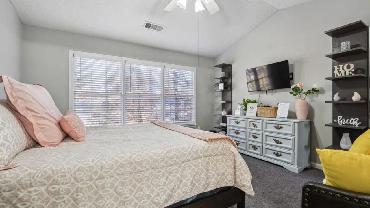 Photo of Bedroom in Johns Creek