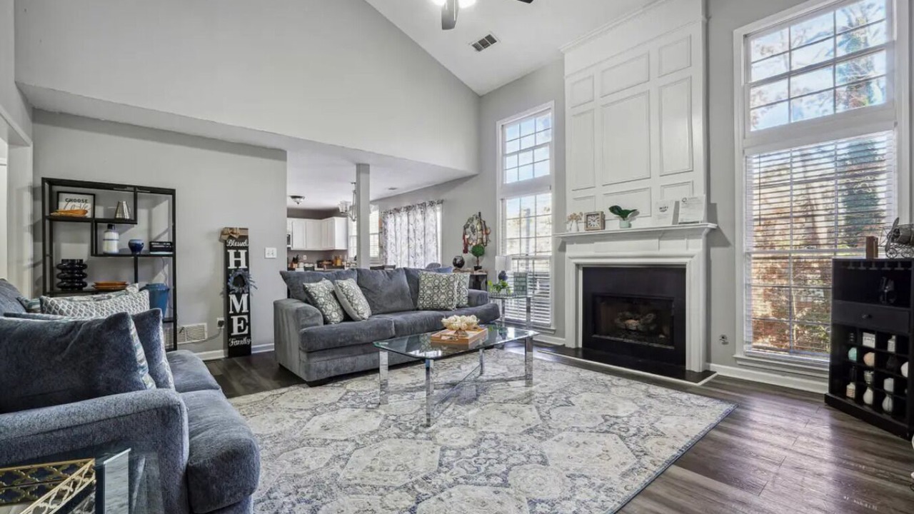 Photo of Livingroom in Johns Creek