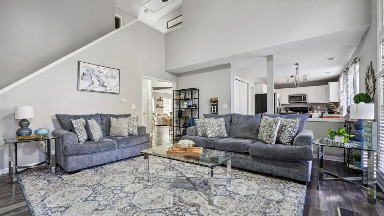 Photo of Livingroom in Johns Creek