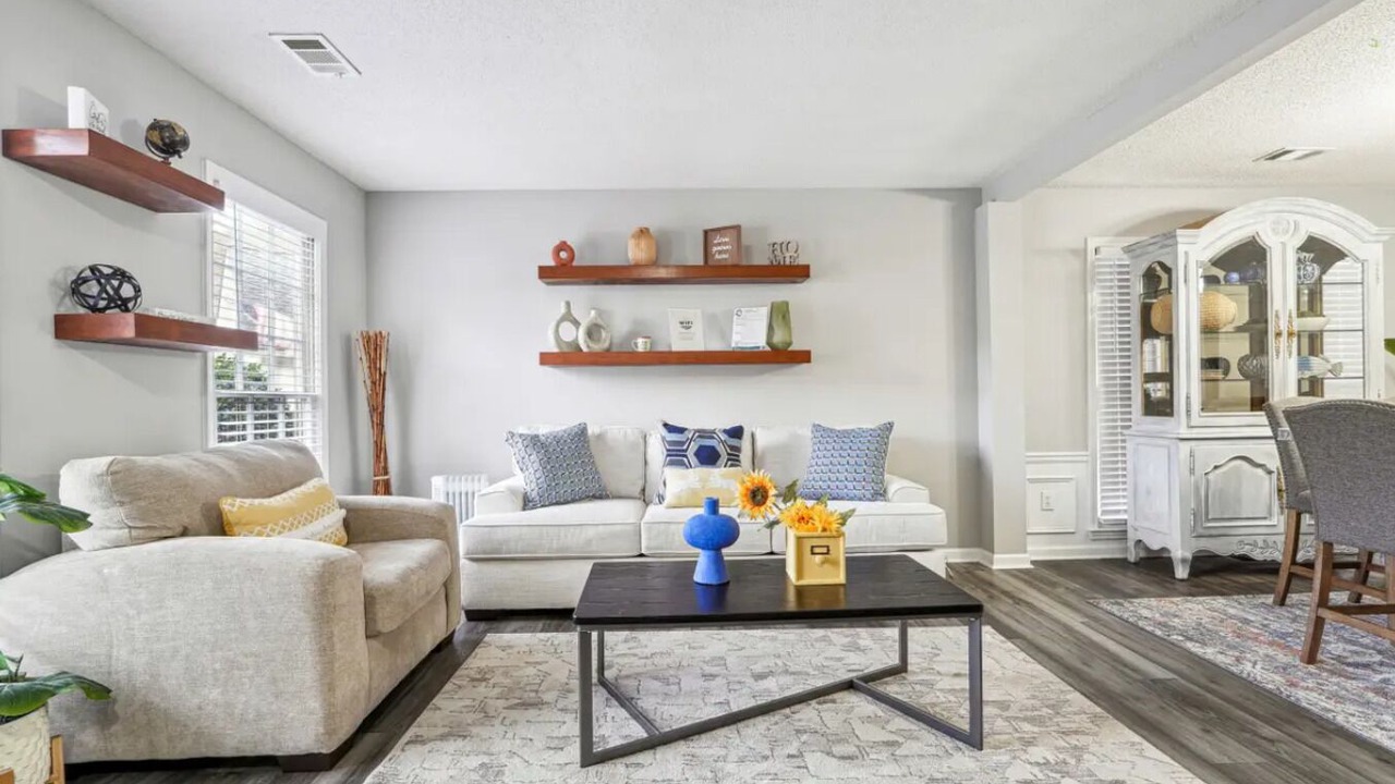 Photo of Livingroom in Johns Creek