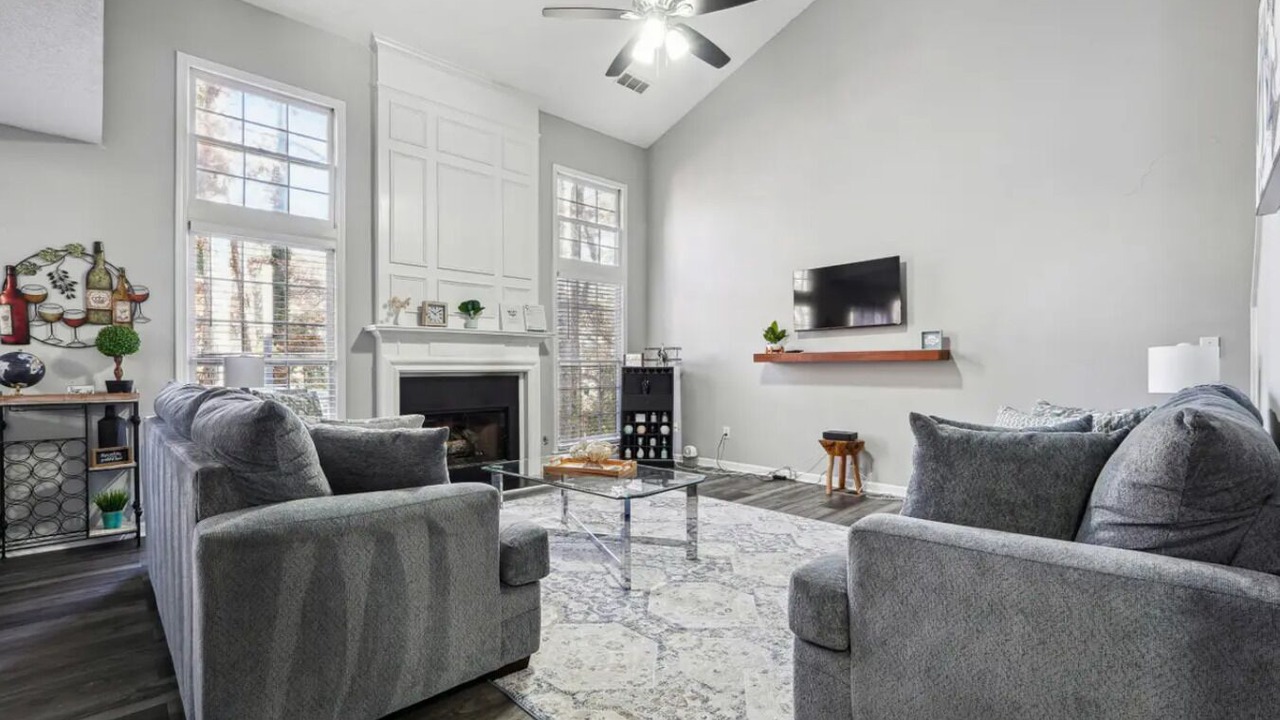 Photo of Livingroom in Johns Creek