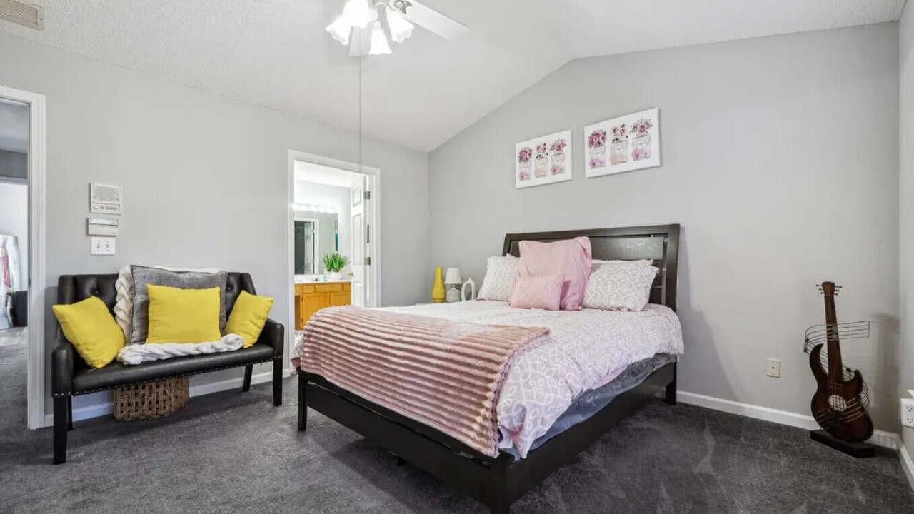 Photo of Bedroom in Johns Creek
