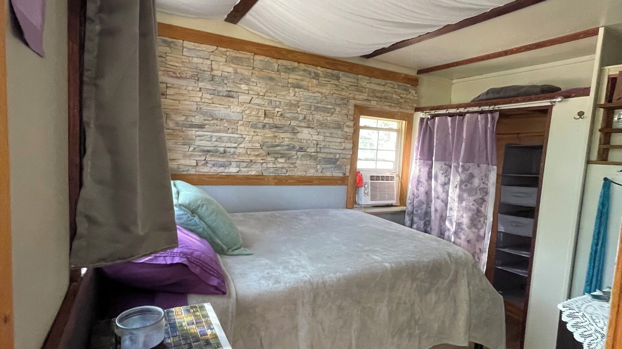 Photo of Bedroom in Normangee