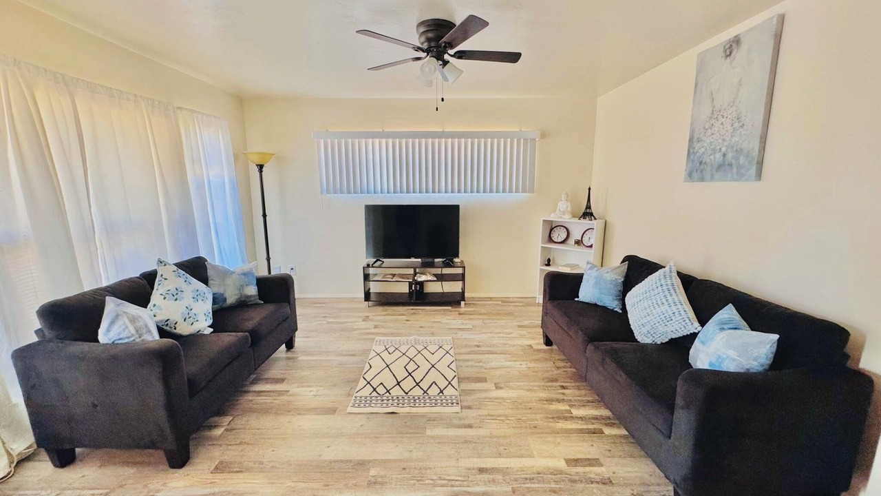 Photo of Livingroom in Oleander - Sunset