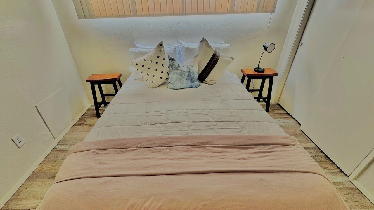 Photo of Bedroom in Oleander - Sunset
