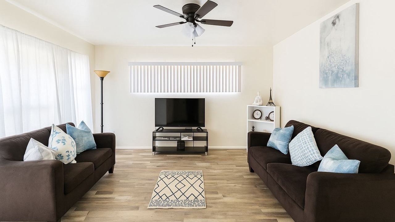 Photo of Livingroom in Oleander - Sunset