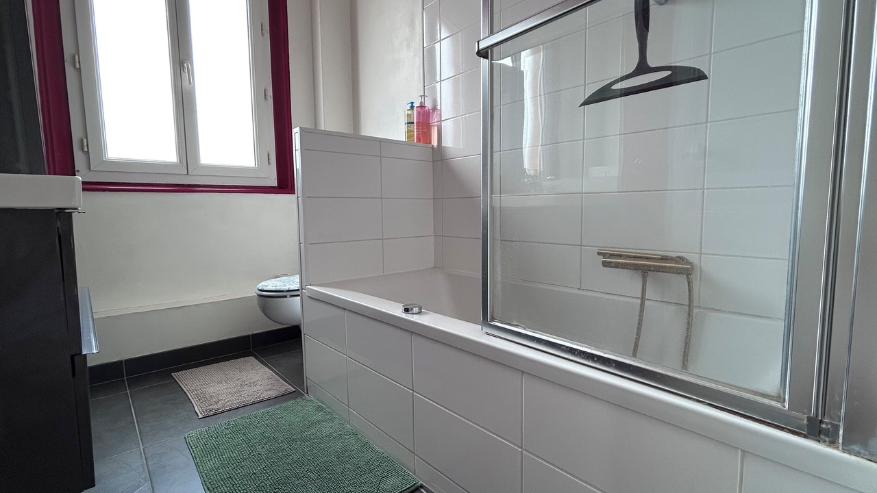 Photo of Bathroom in Roye