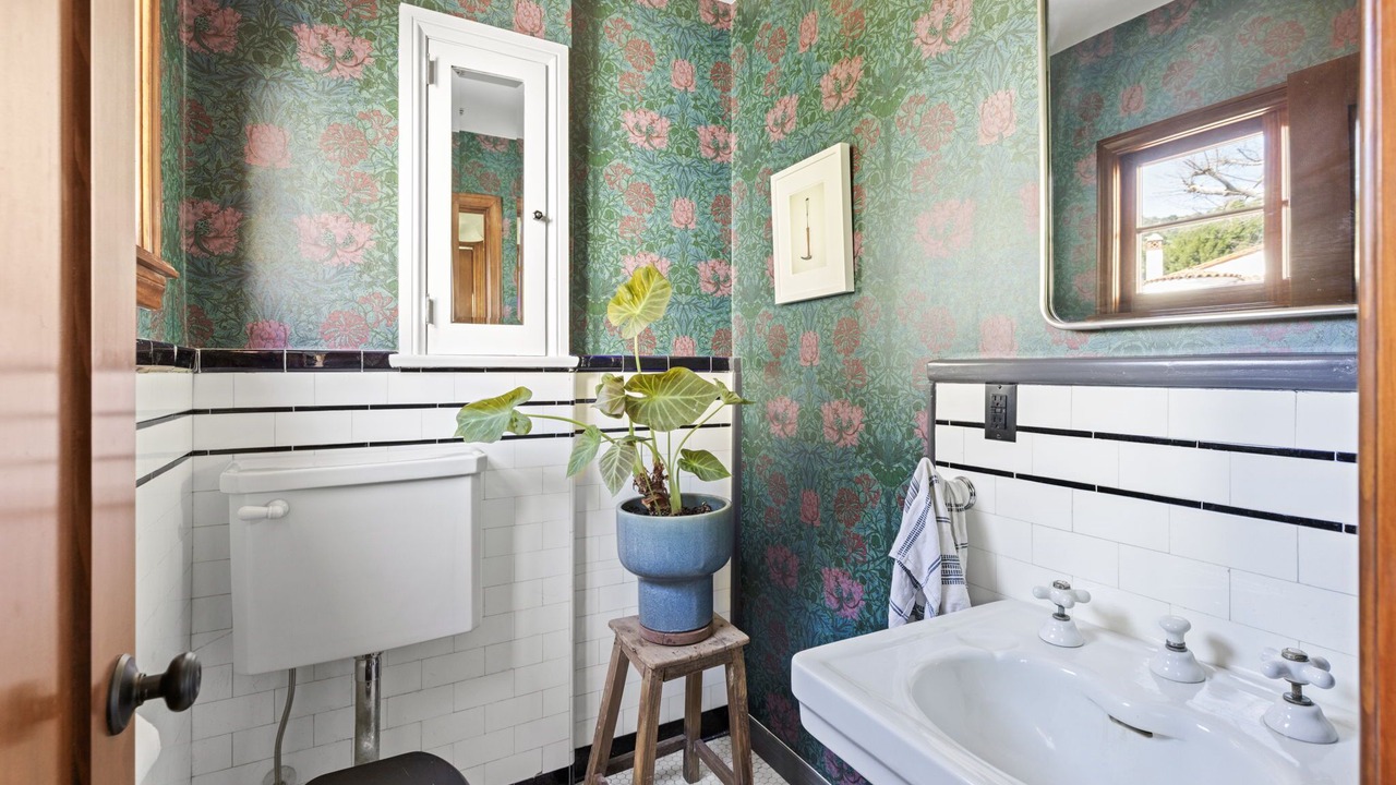 Photo of Bathroom in Los Feliz