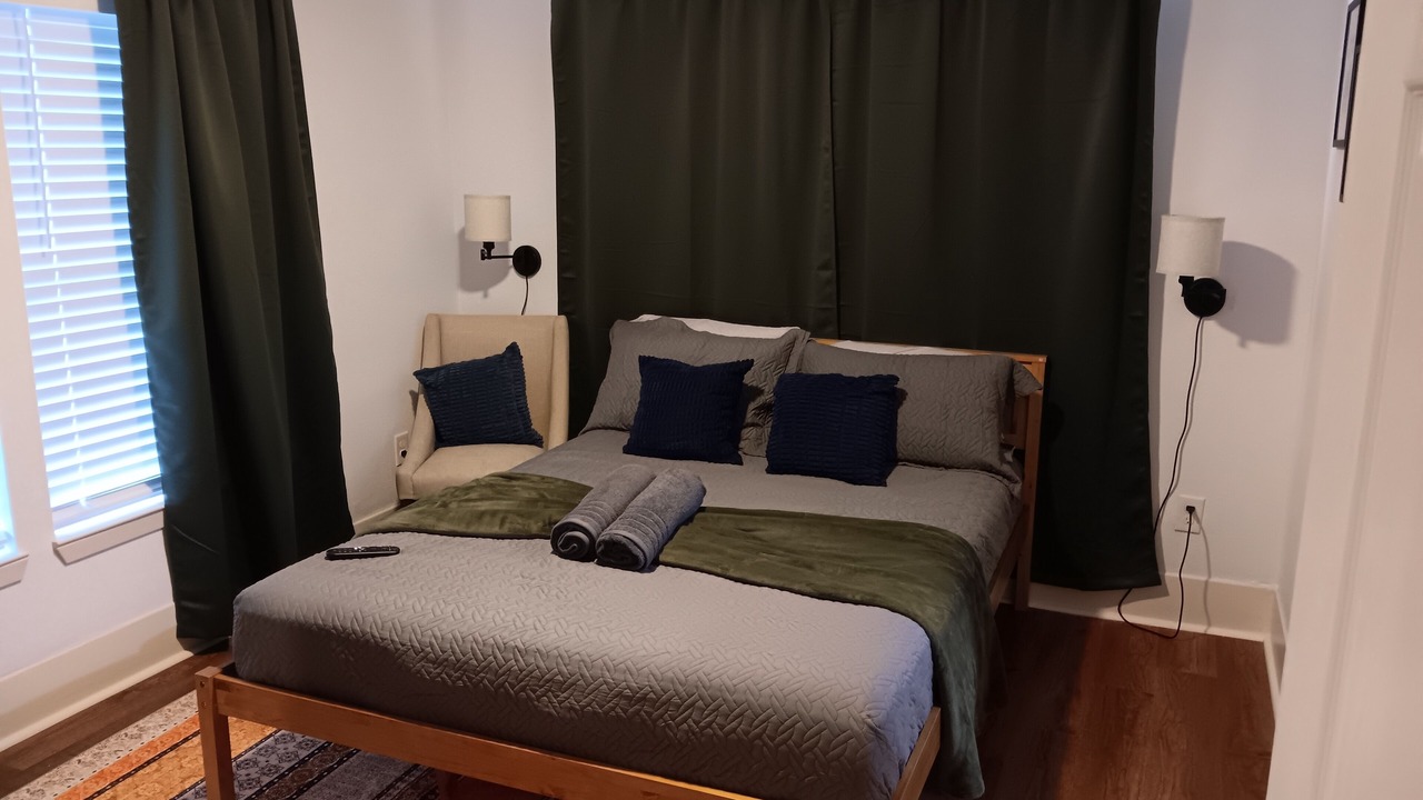 Photo of Bedroom in Washington Ave./ Memorial Park