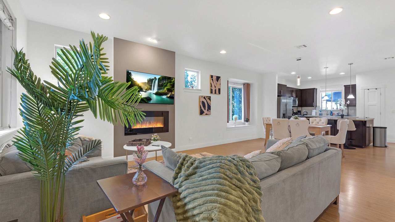 Photo of Livingroom in Cedar Hills
