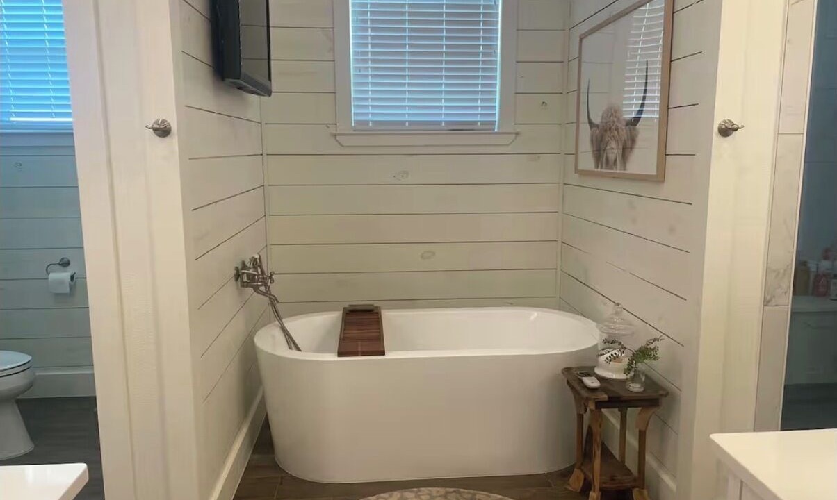 Photo of Bathroom in Sealy