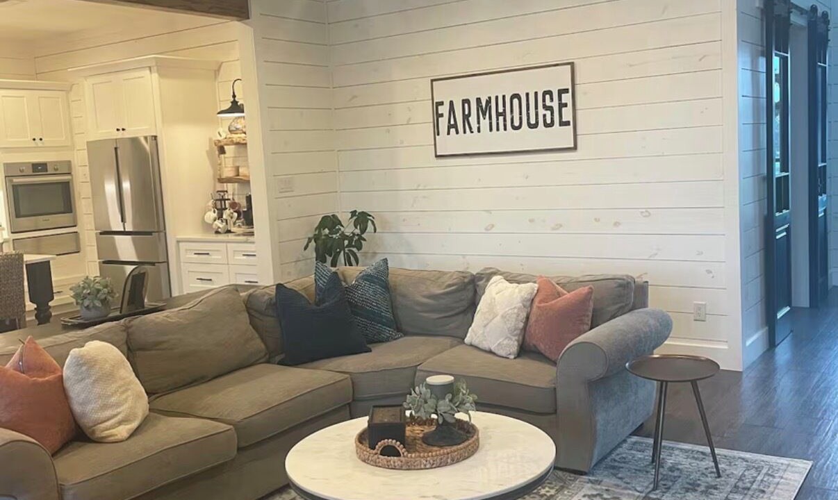 Photo of Livingroom in Sealy