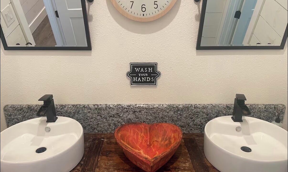 Photo of Bathroom in Sealy