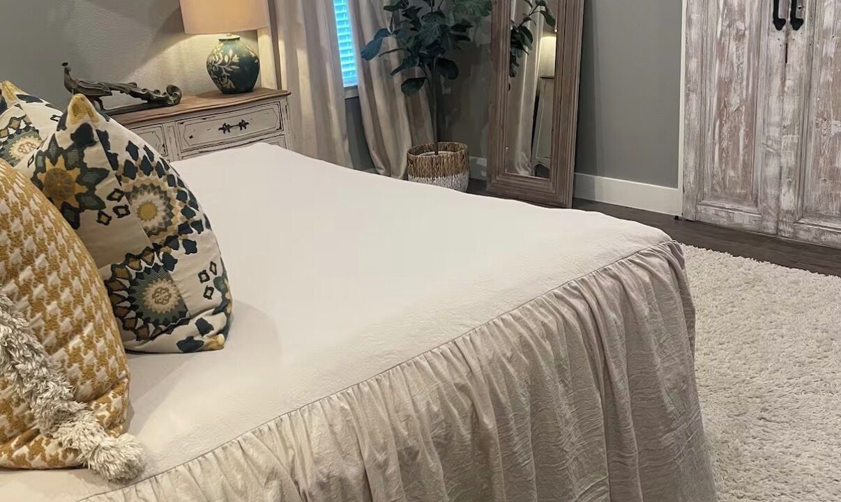 Photo of Bedroom in Sealy