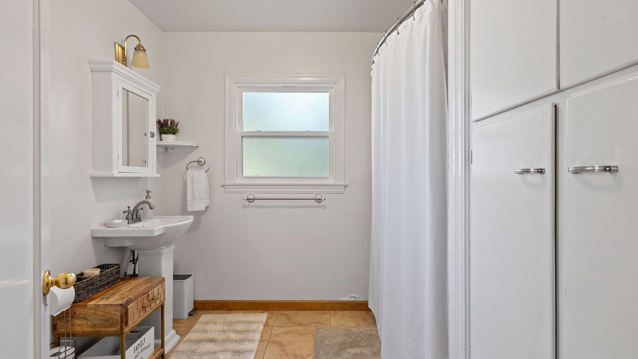 Photo of Bathroom in Nicolaus