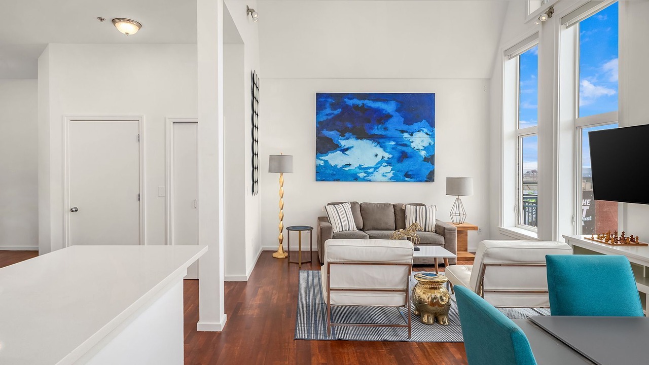 Photo of Livingroom in Belltown