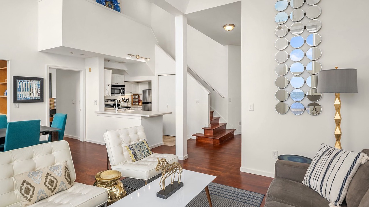 Photo of Livingroom in Belltown