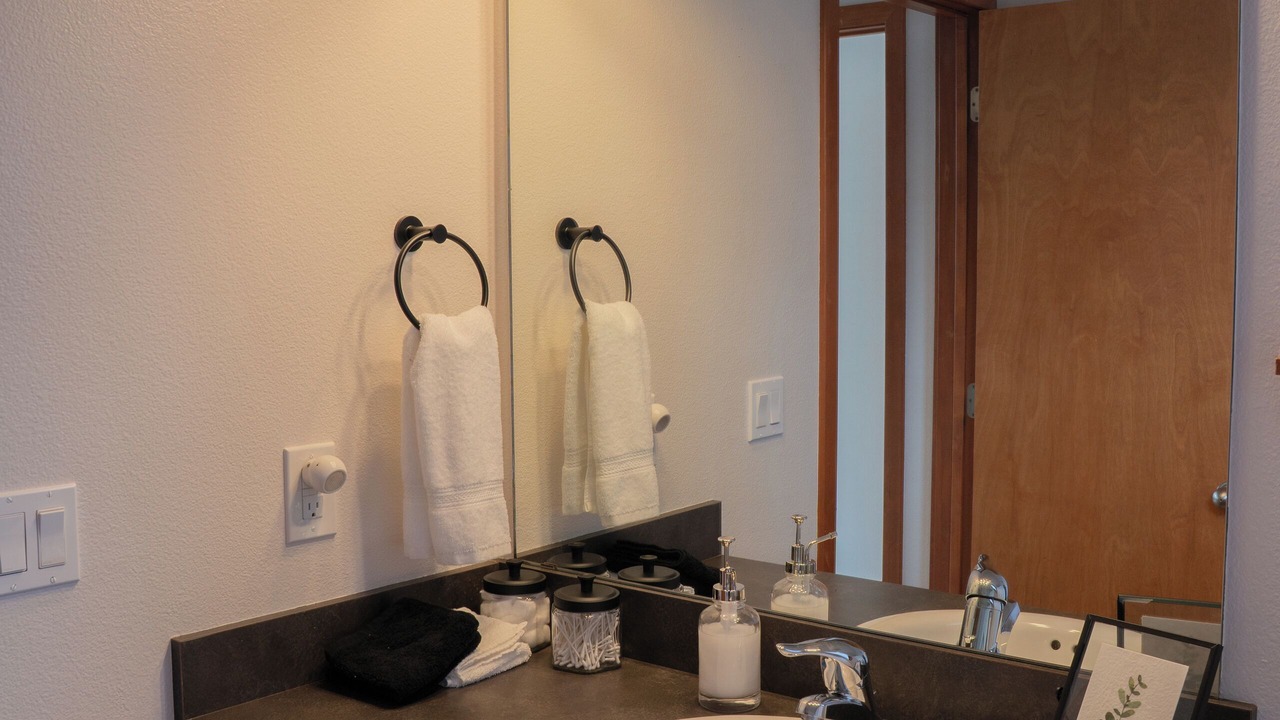 Photo of Bathroom in Central - Terry