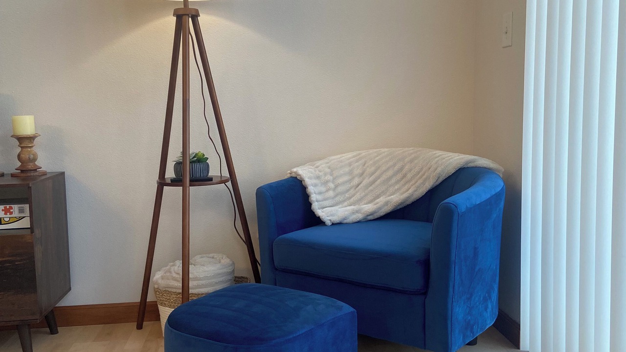 Photo of Livingroom in Central - Terry