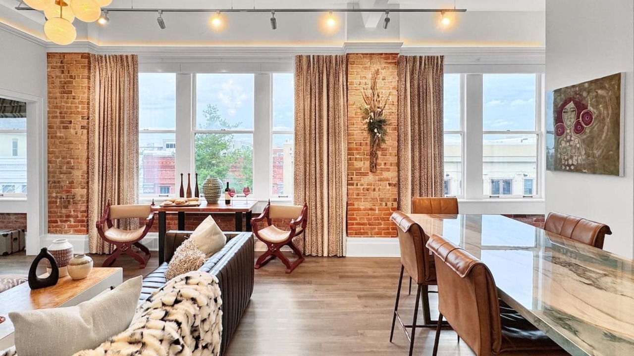 Photo of Livingroom in Downtown