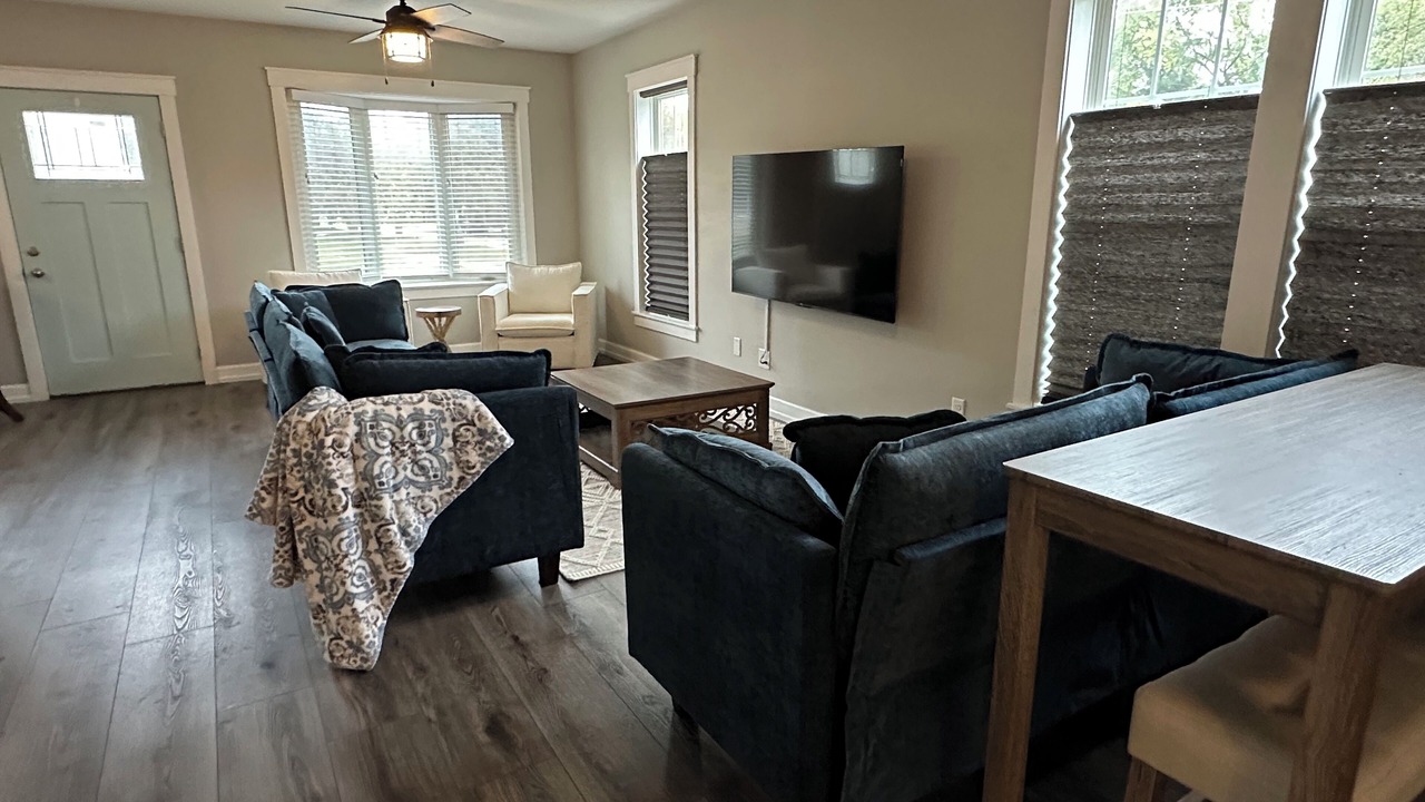 Photo of Livingroom in Cedar Falls