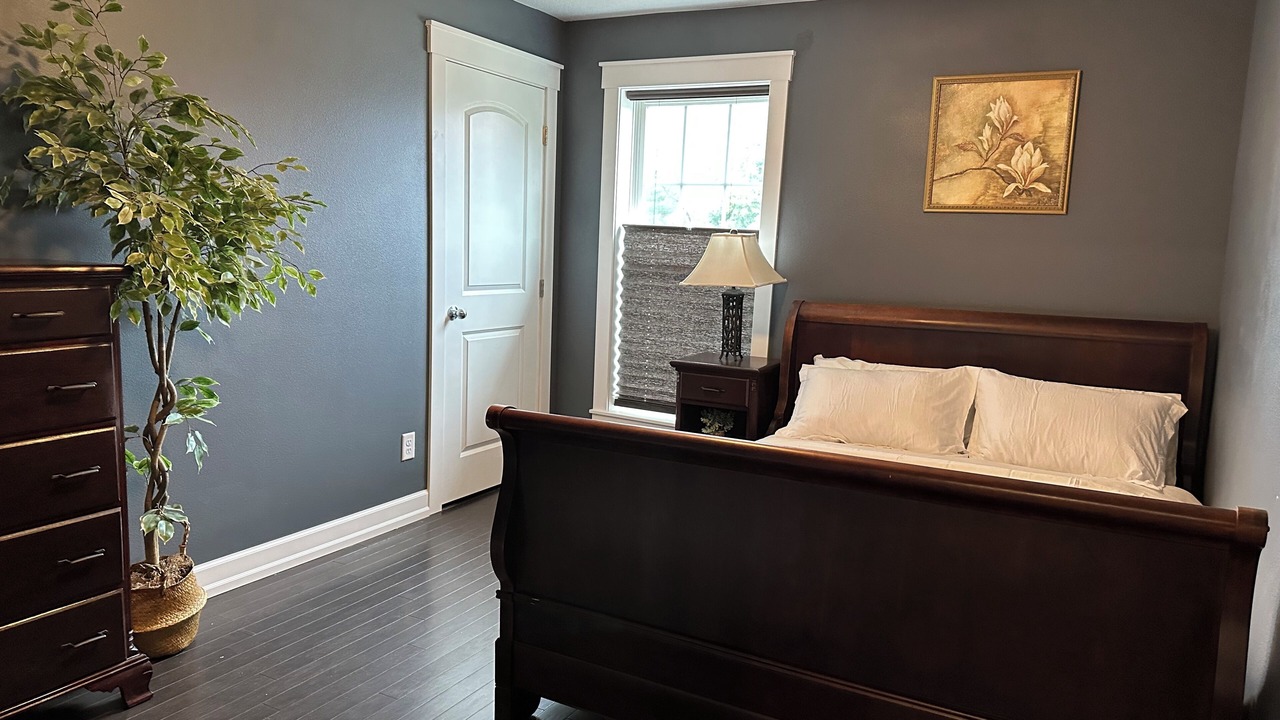 Photo of Bedroom in Cedar Falls