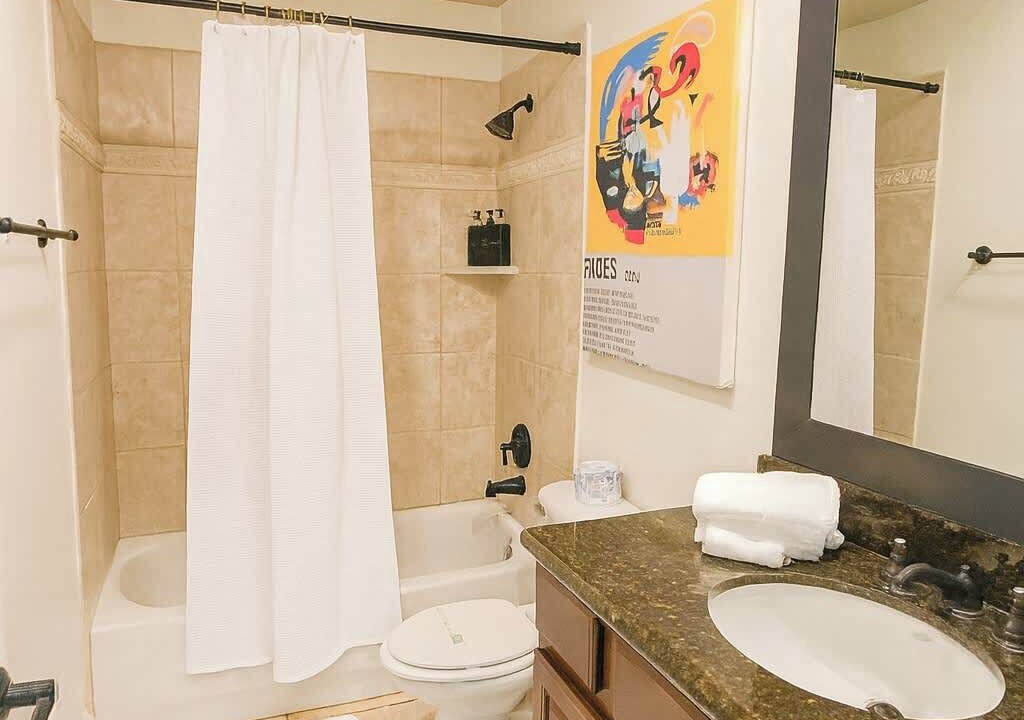 Photo of Bathroom in Woodlake - Briar Meadow