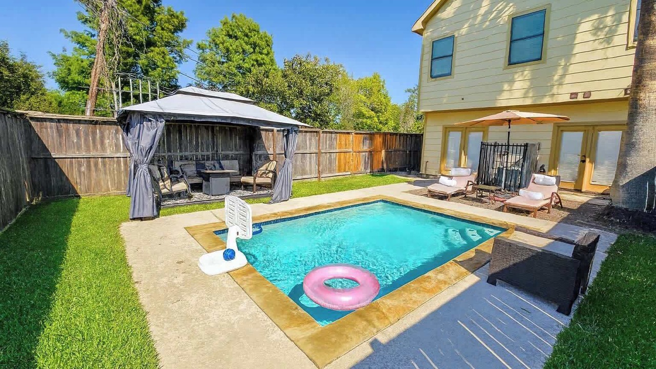 Photo of Outdoor in Woodlake - Briar Meadow