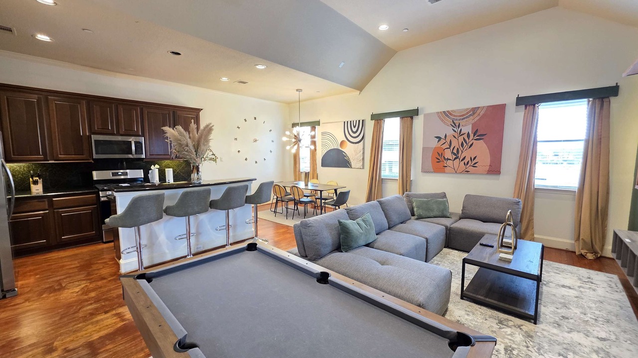 Photo of Livingroom in Woodlake - Briar Meadow