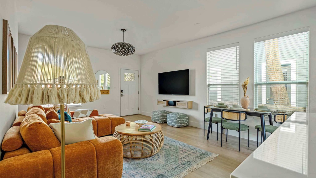 Photo of Livingroom in Chestnut